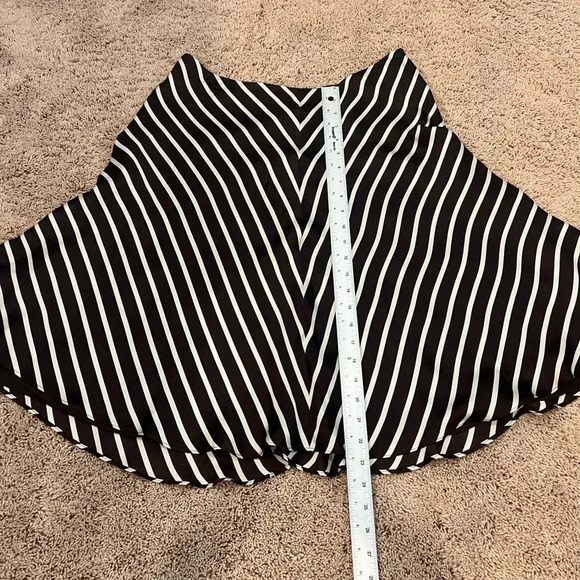 Ralph Lauren brown white chevron stripe skirt 6 smooth satin-like a-line - Picture 11 of 11